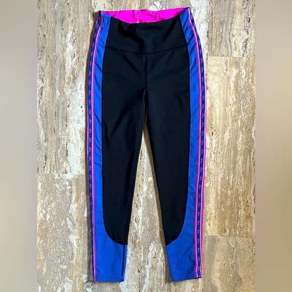 Lilly Pulitzer Luxletic High Rise Weekender Leggings Onyx - Picture 2 of 16